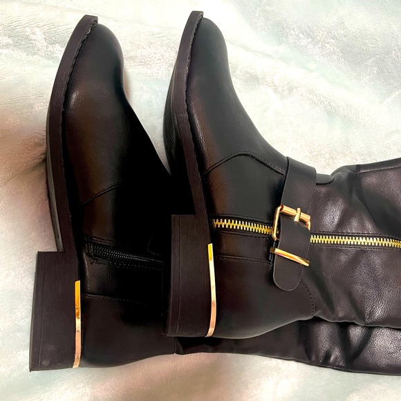 Black Steve Madden Riding Boots With Gold Details - Picture 2 of 4